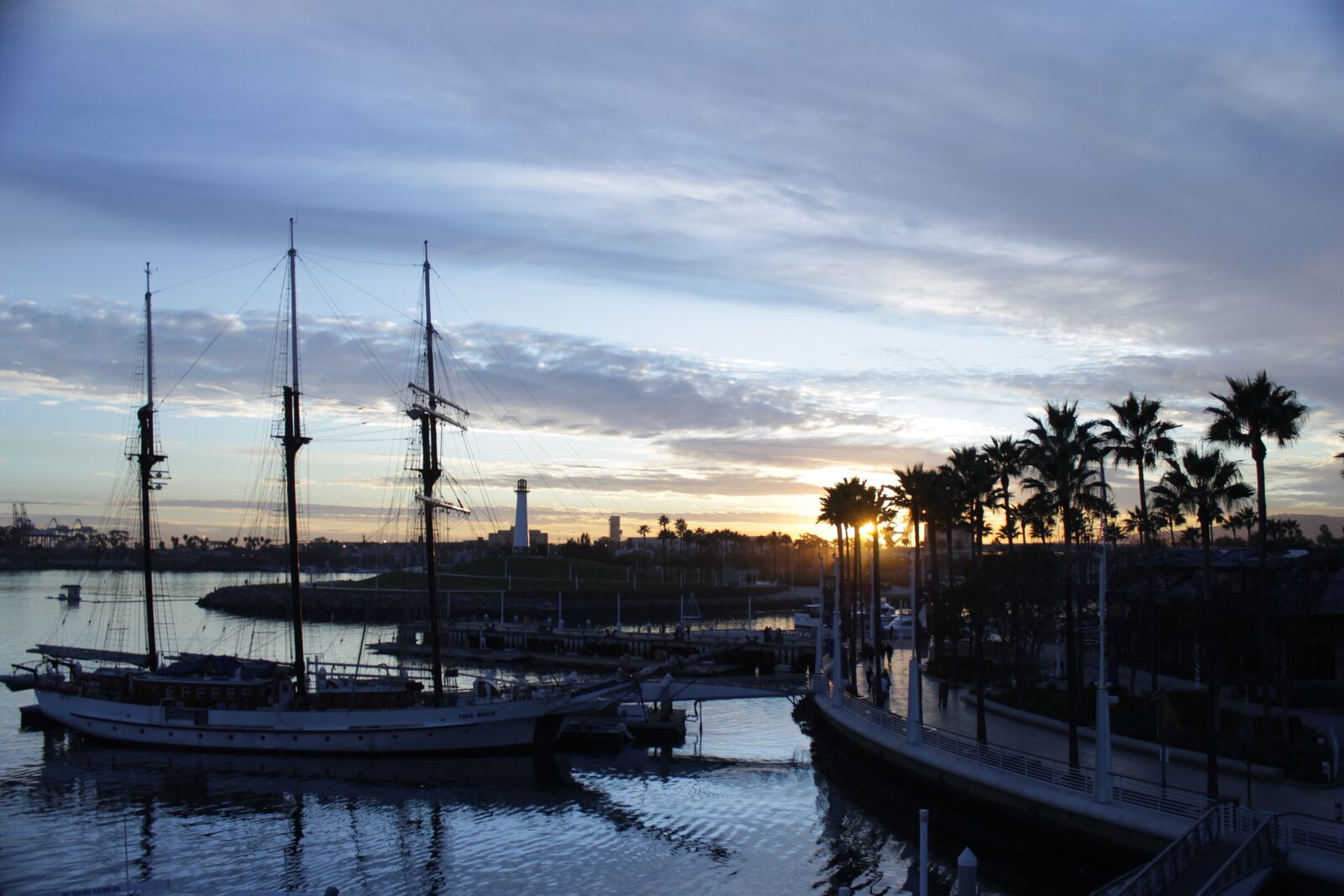 Canon EOS 1100D (EOS Rebel T3 / EOS Kiss X50) sample photo. Shoreline village, long beach photography
