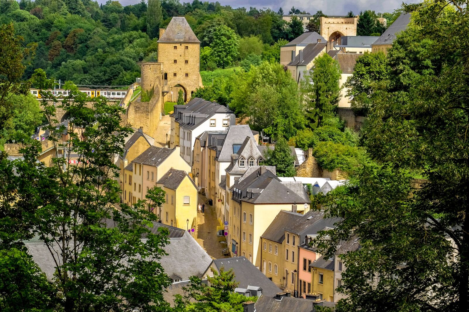 Fujifilm X30 sample photo. Luxembourg, city, landscape photography