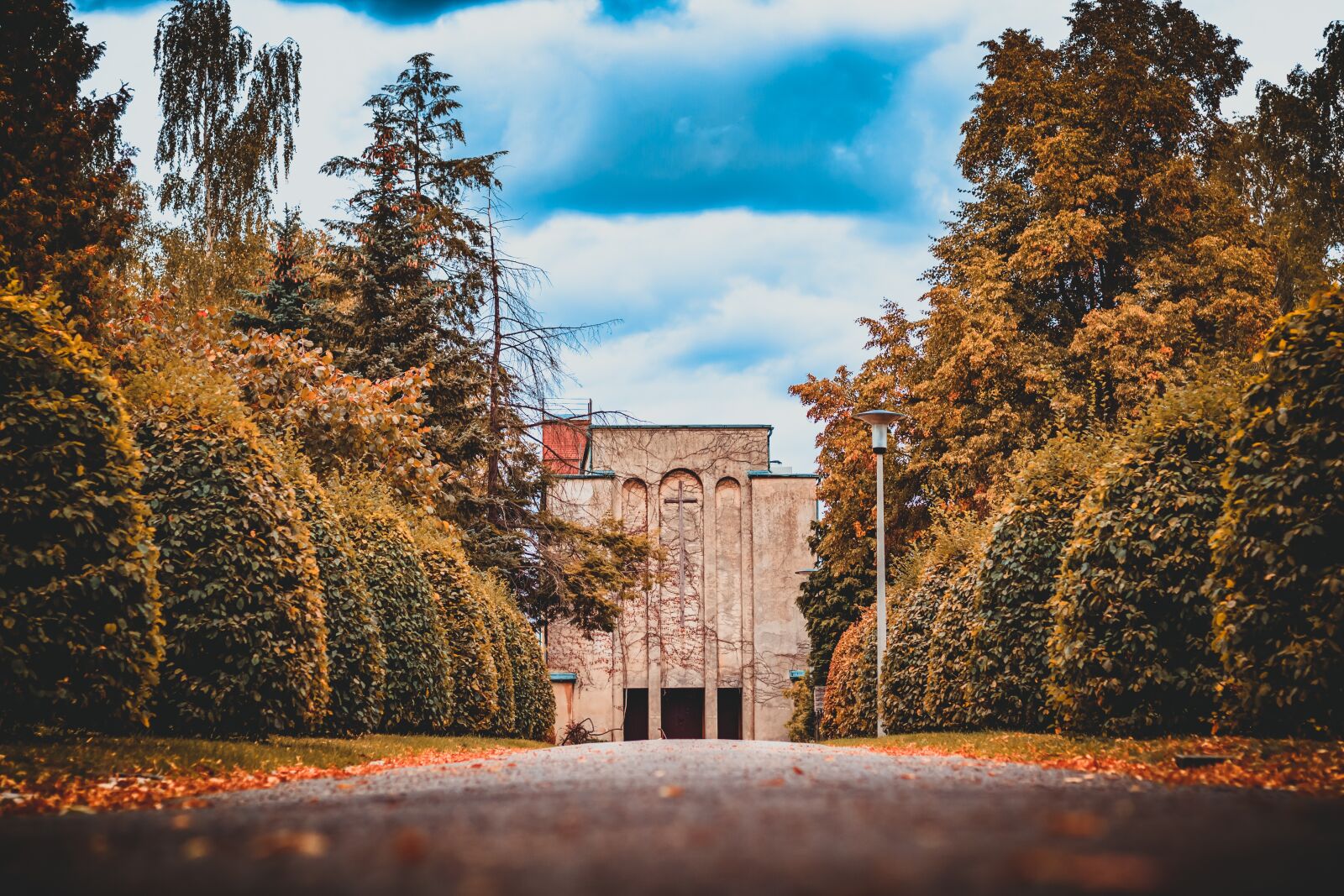 Canon EF 50mm F1.8 STM sample photo. Cemetery, crematorium, architecture photography