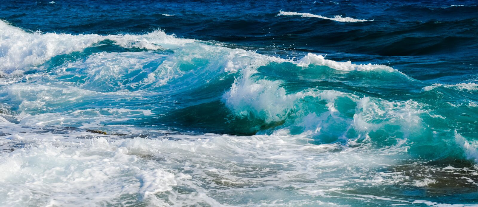 Nikon D3300 sample photo. Shades of blue, wave photography
