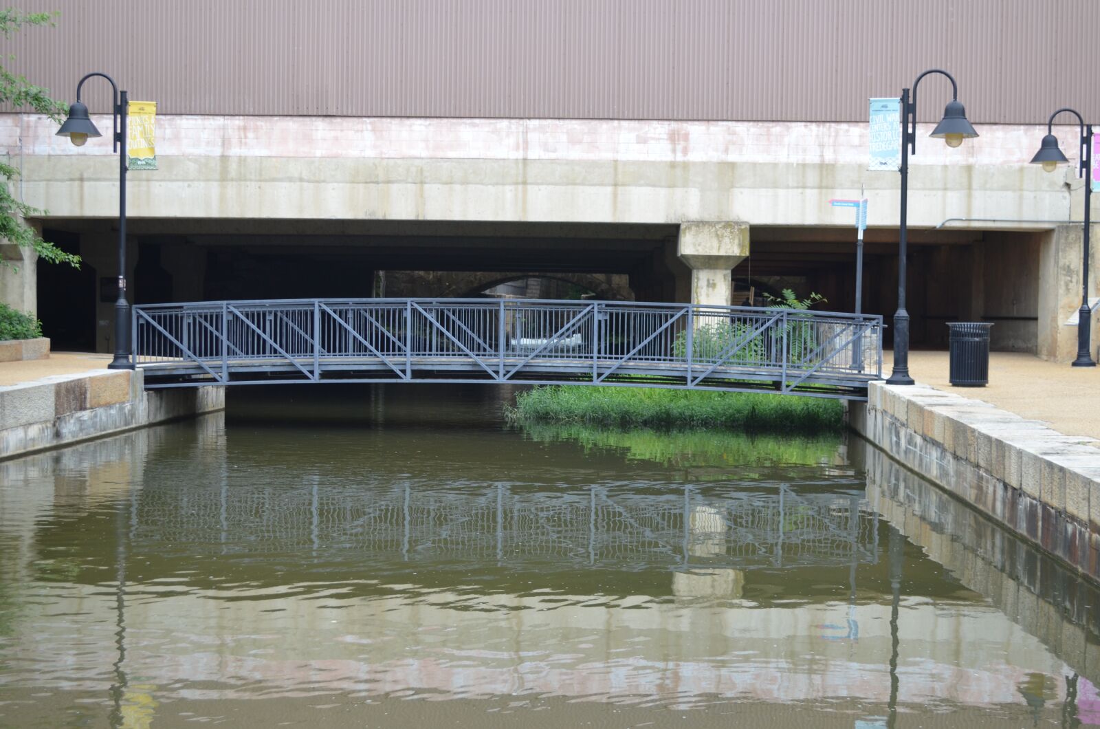 Nikon D5100 sample photo. Bridge over canal, bridge photography