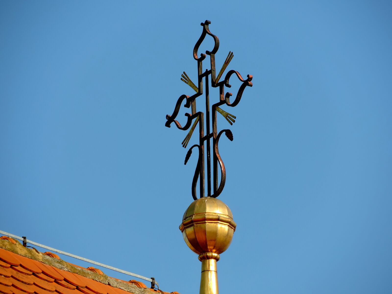 Nikon Coolpix P520 sample photo. Cast iron, cross, orthodox photography