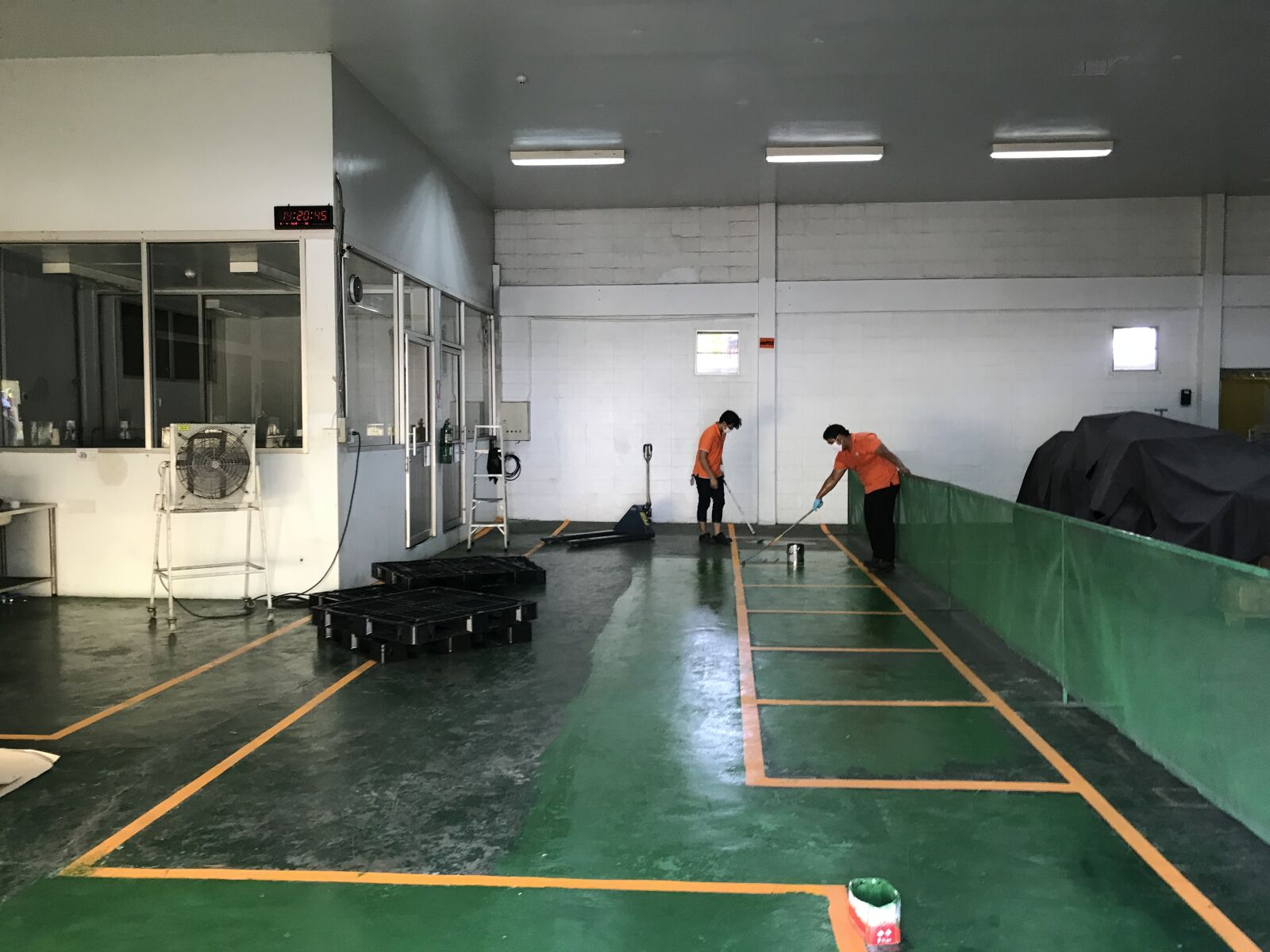 Apple iPhone 7 Plus sample photo. Worker, working, warehouse photography