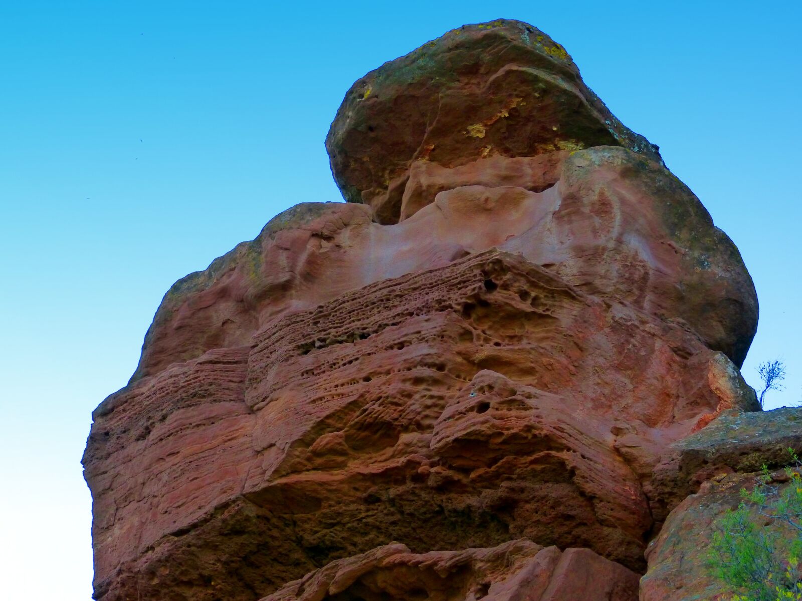 Panasonic DMC-FZ62 sample photo. Red rock, sandstone, erosion photography