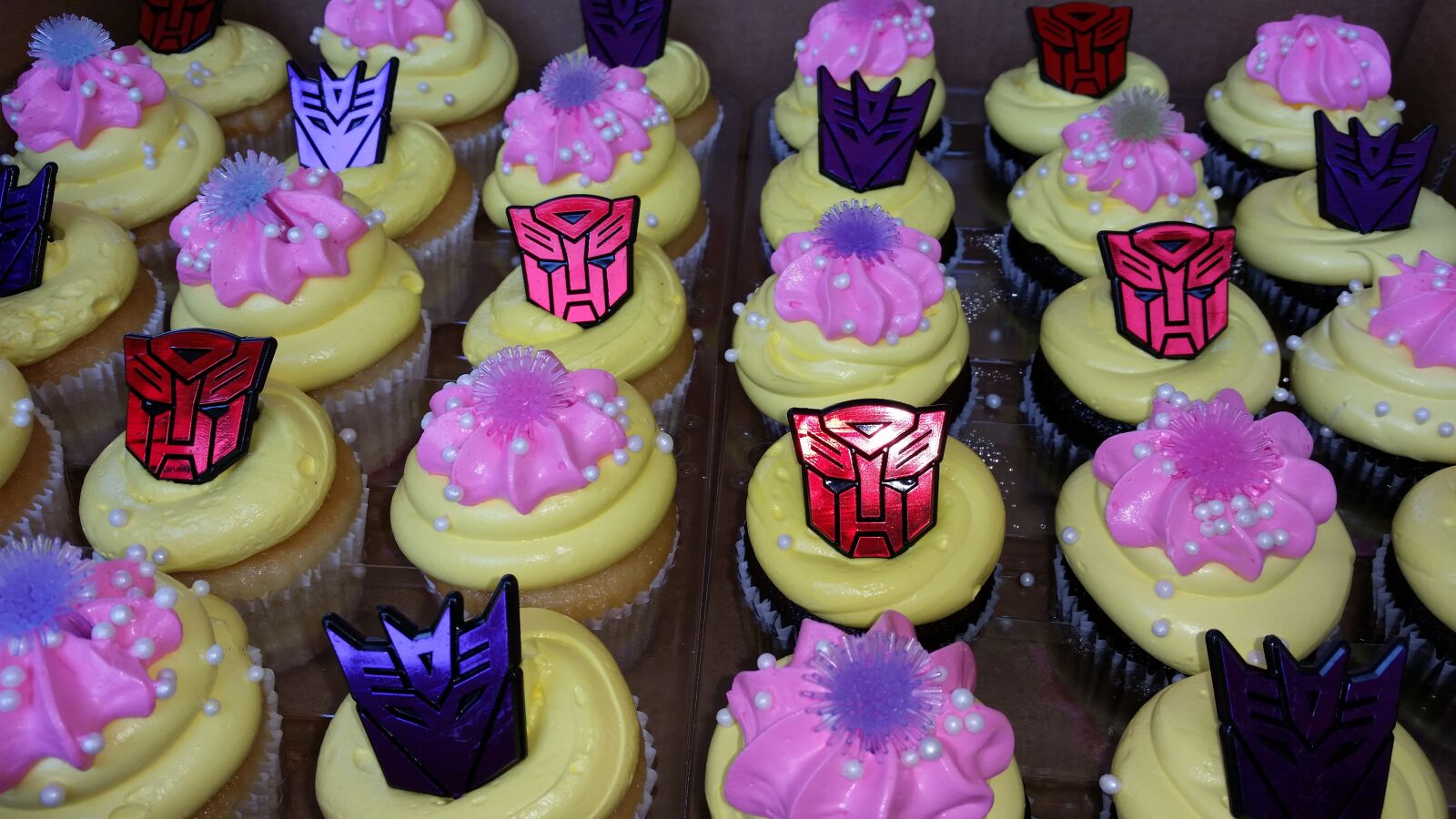Samsung Galaxy S5 sample photo. Autobots, cupcakes, frosting, frosting photography