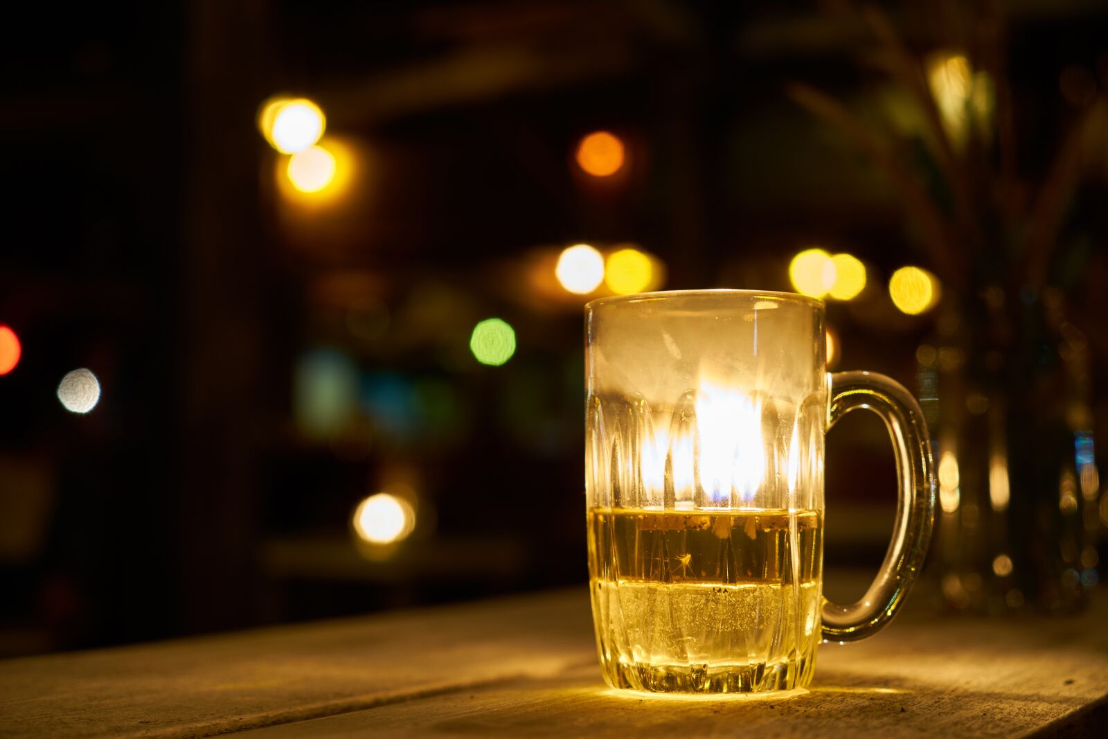 Sony a7R II sample photo. Beer, entertainment, kitchen photography
