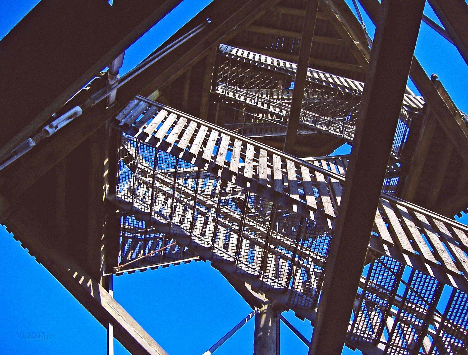 Fujifilm FinePix A345 sample photo. Observation tower, emergence, stairs photography