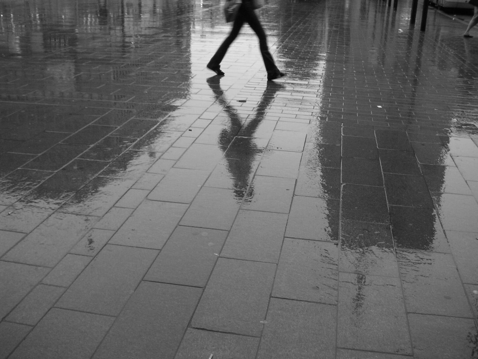 KONICA MINOLTA DiMAGE Xt sample photo. Human, person, road photography