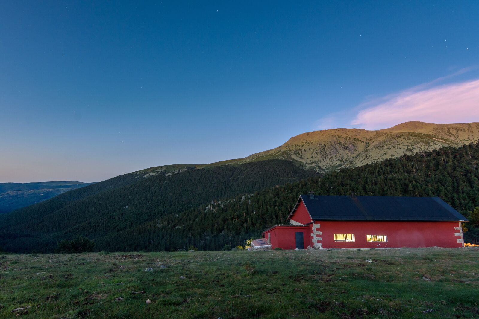 Nikon D7200 sample photo. Refuge, mountain, sunset photography