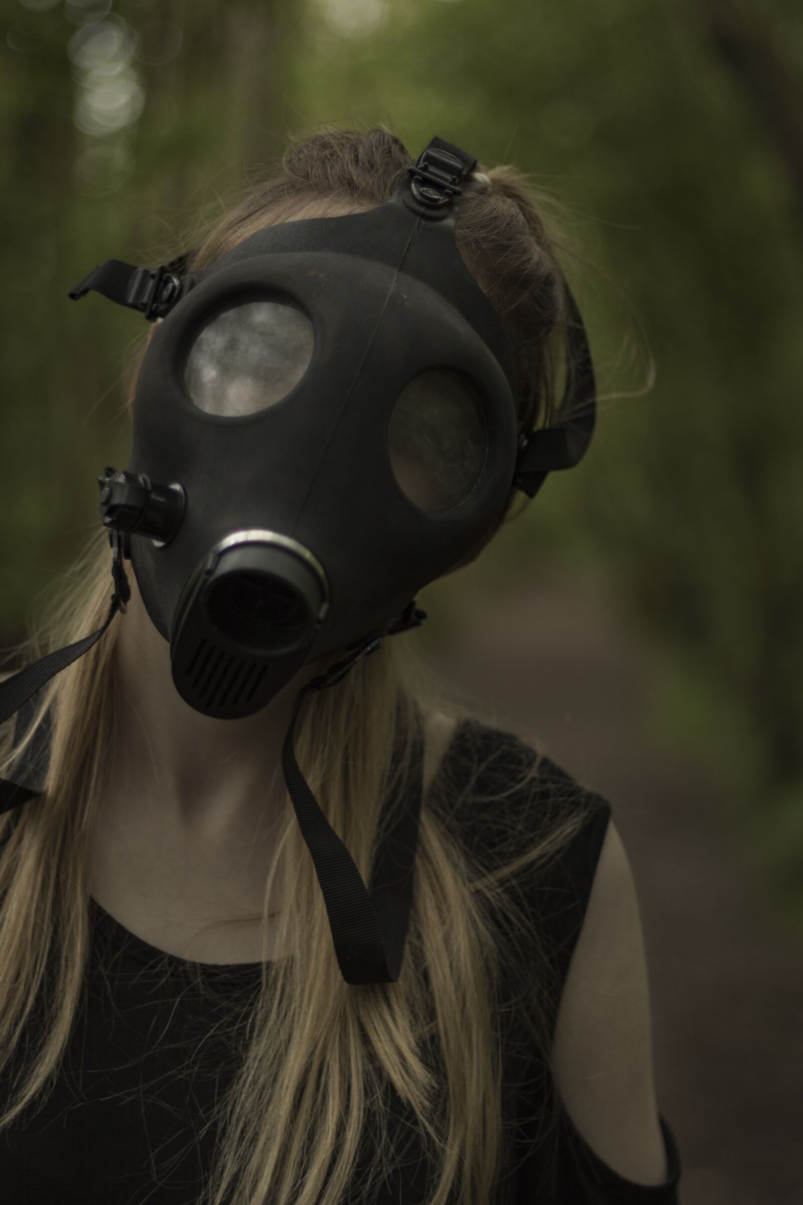 Canon EOS 60D + Canon EF 50mm F1.8 II sample photo. Gas, mask, nuclear photography