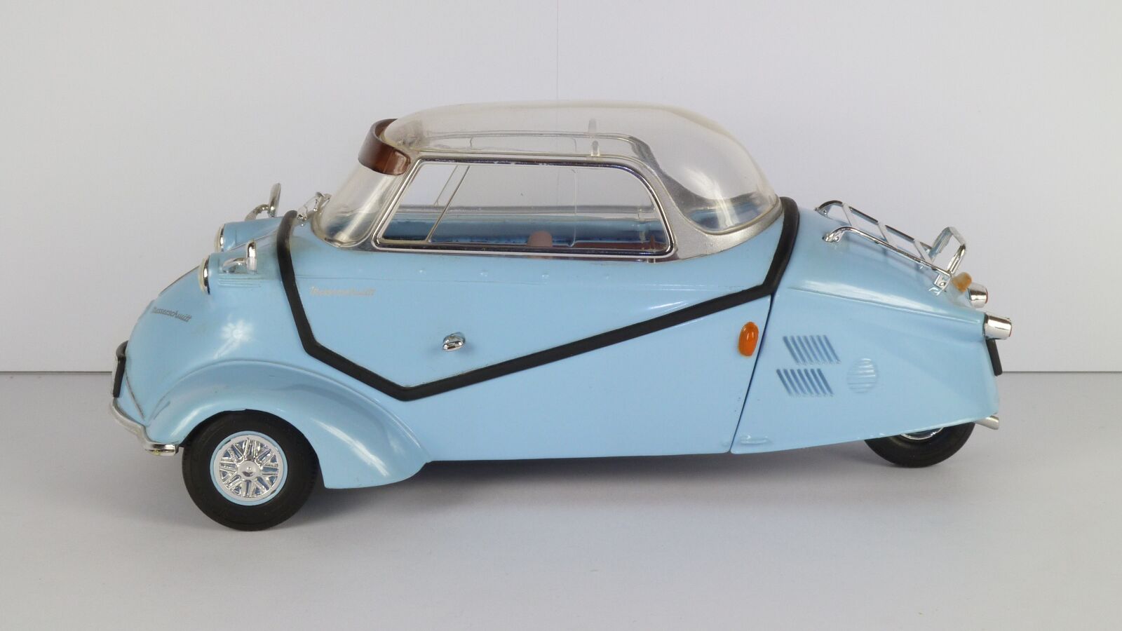 Panasonic Lumix DMC-ZS7 (Lumix DMC-TZ10) sample photo. Messerschmitt, kr200, 1956 photography