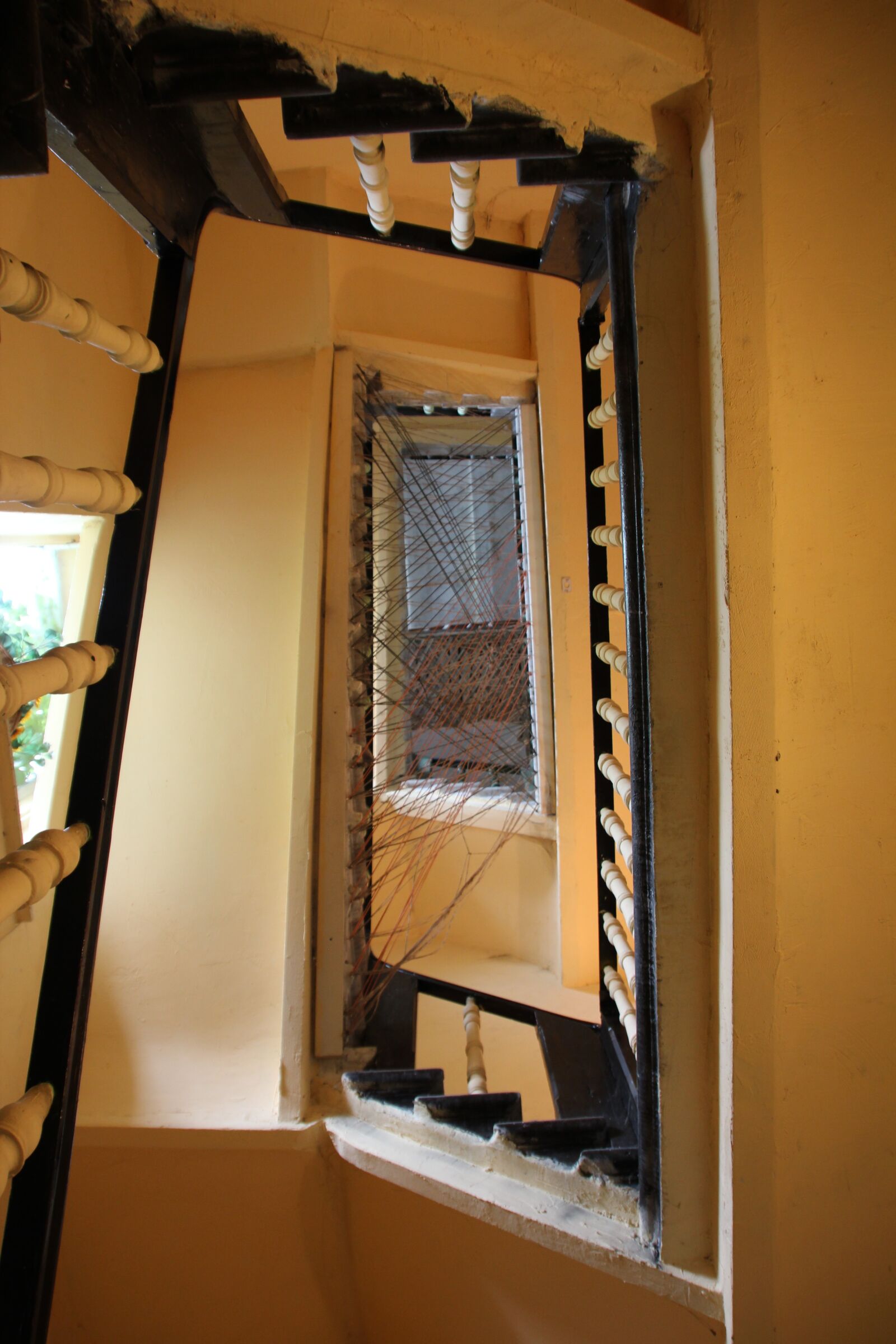 Canon EOS 600D (Rebel EOS T3i / EOS Kiss X5) sample photo. Staircase, stairs, spiral staircase photography