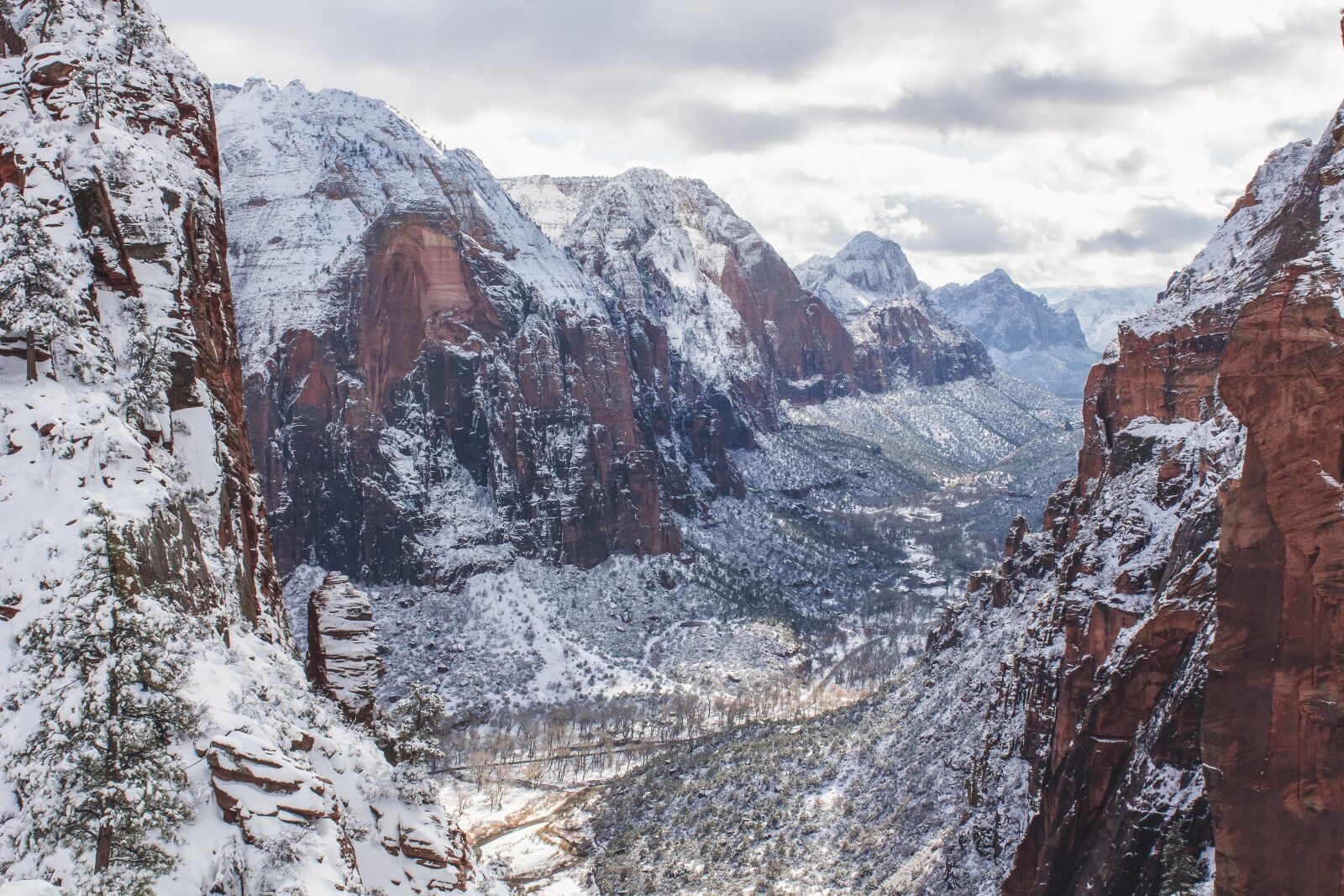 Canon EOS 600D (Rebel EOS T3i / EOS Kiss X5) sample photo. Zion, snow, canyon photography