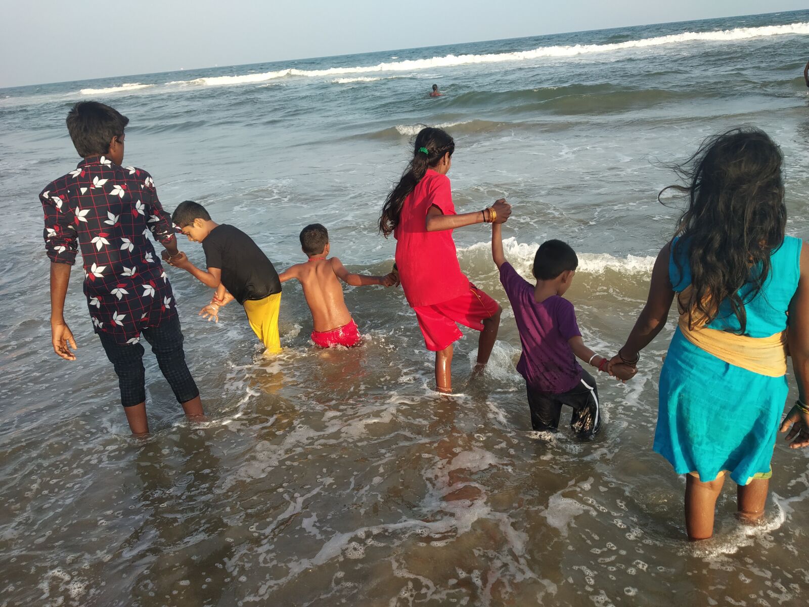 Xiaomi Redmi Note 5 Pro sample photo. Indian sea, children's playing photography