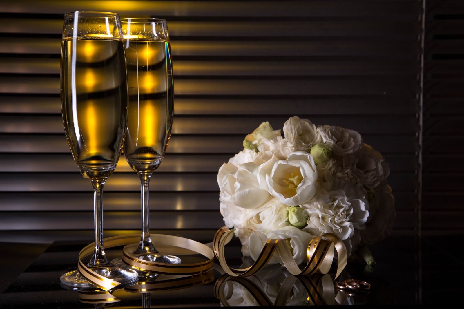 Canon EOS 6D + Canon EF 24-105mm F4L IS USM sample photo. Wine glasses, champagne, bouquet photography