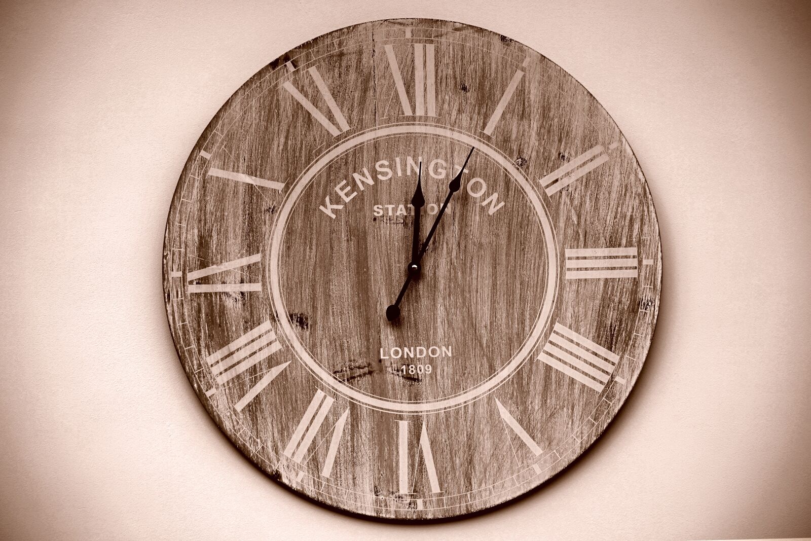 Sony a7 + Sony FE 28-70mm F3.5-5.6 OSS sample photo. Clock, time, time clock photography