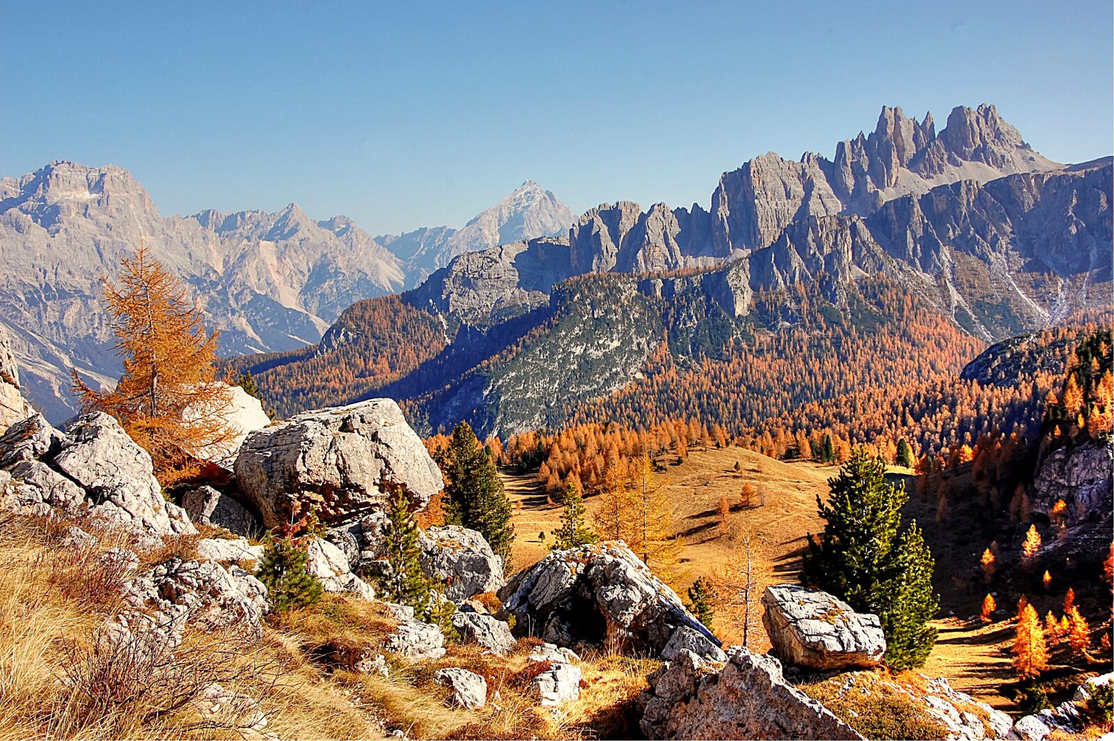 Nikon D40 sample photo. Croda da lago, dolomites photography