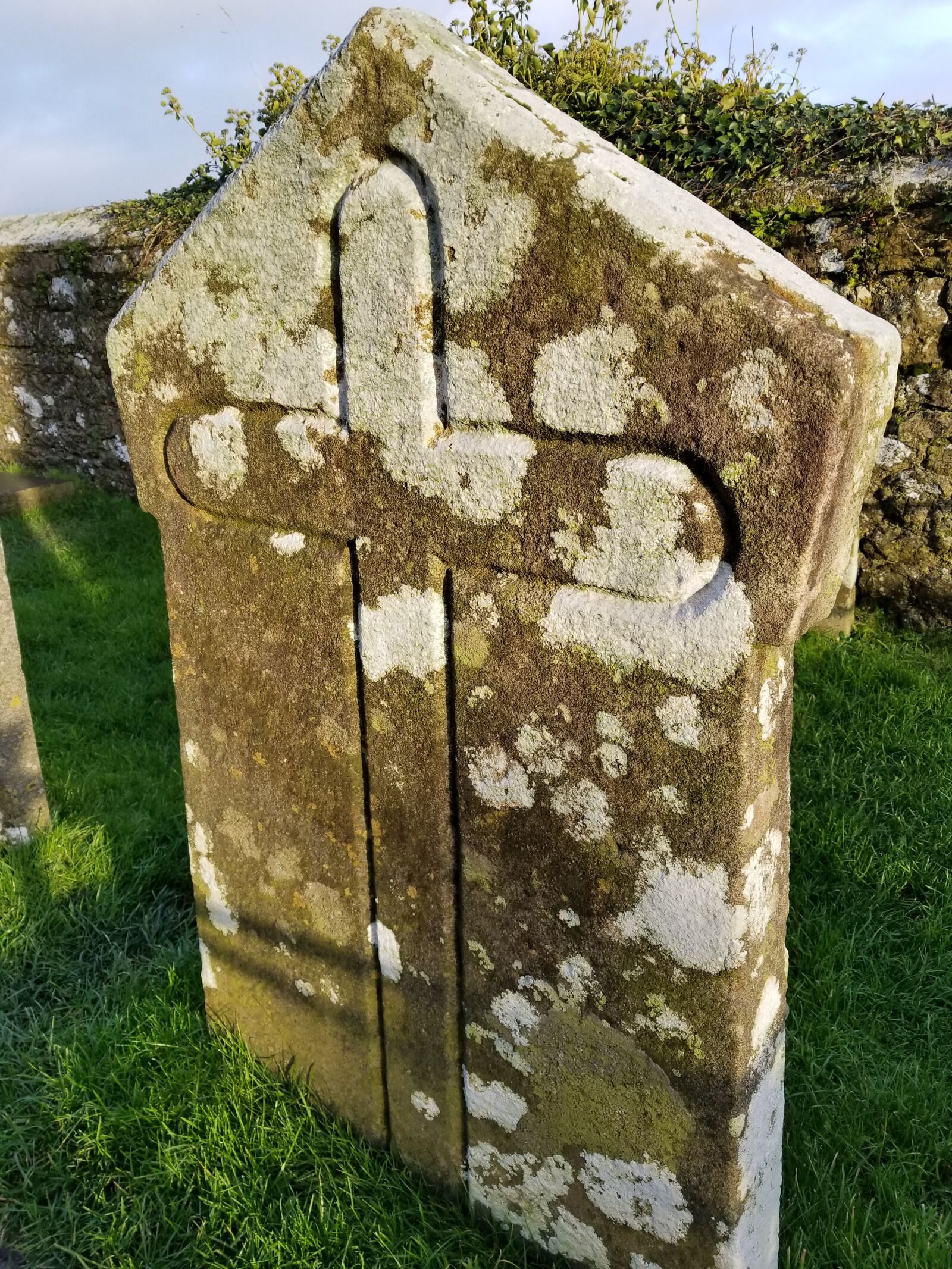 Samsung Galaxy S8 sample photo. Old, grass, grave photography
