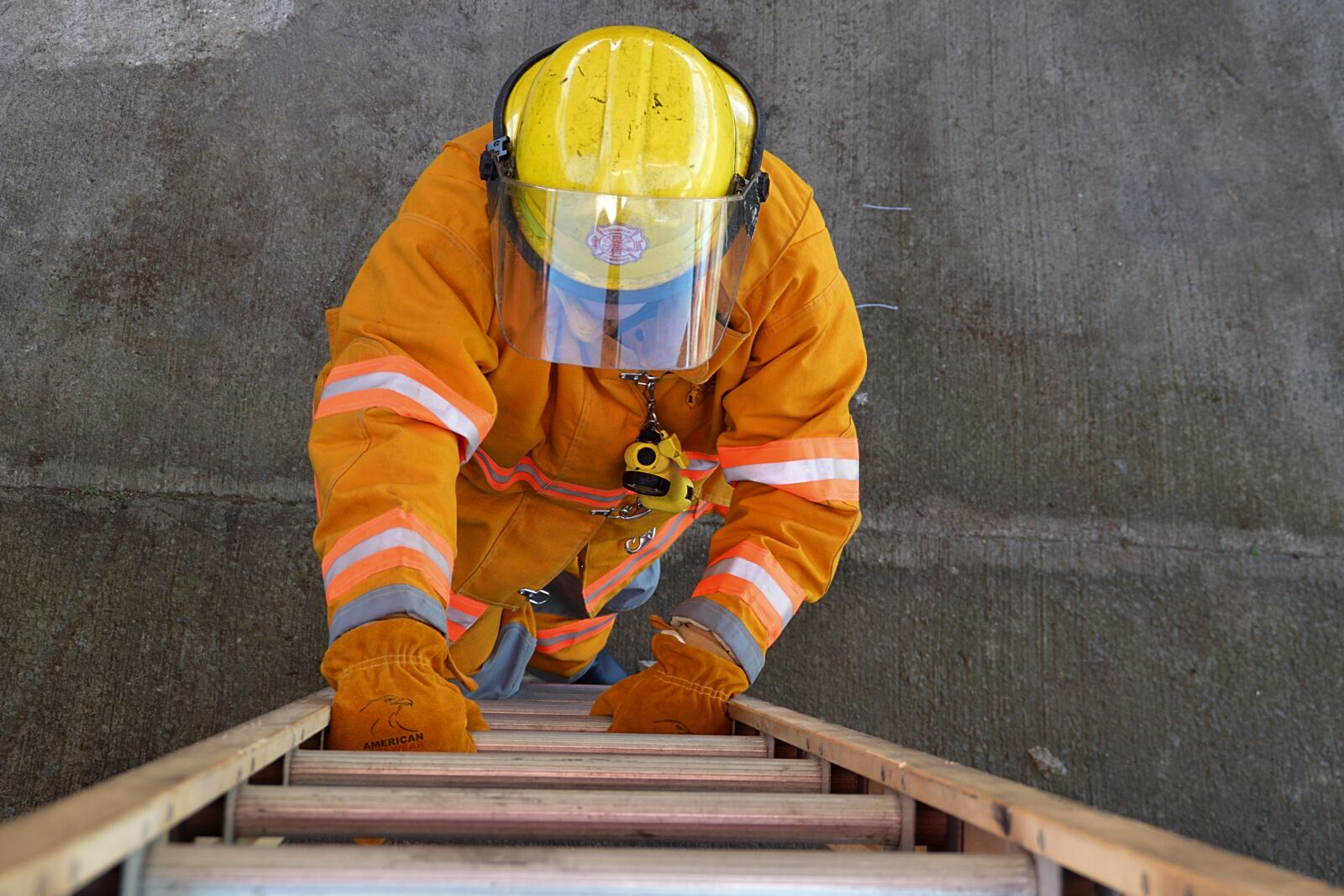 Nikon D3200 sample photo. Firefighter, ladder, team photography