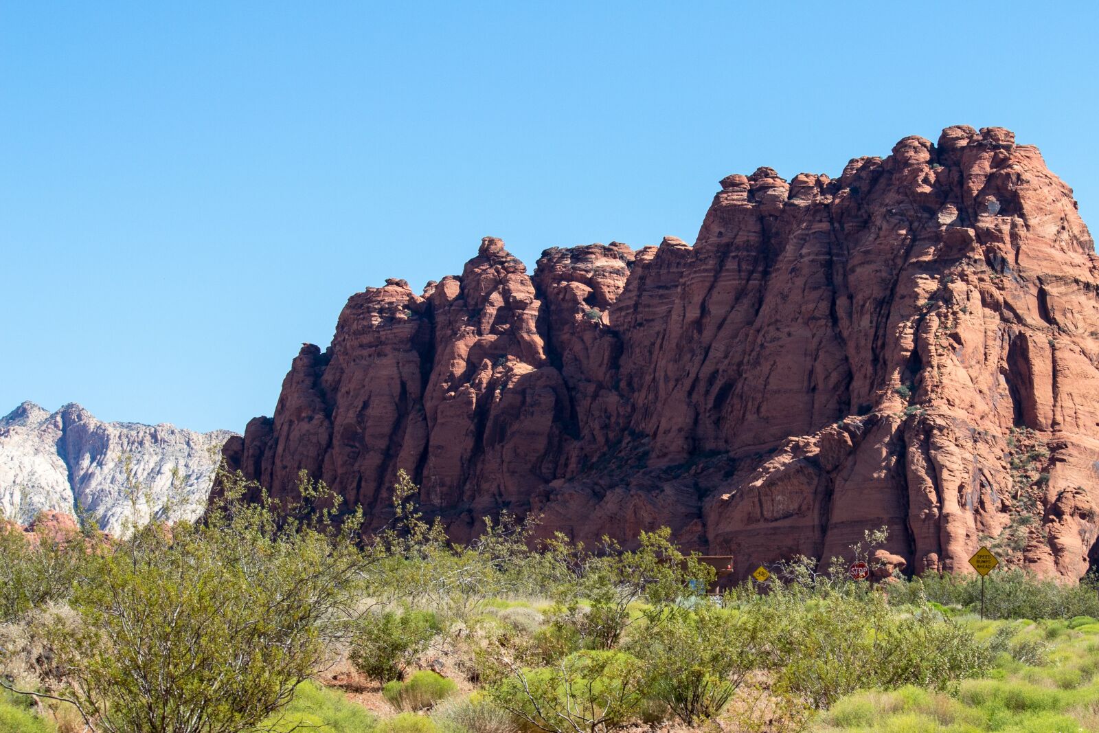 Canon EF-S 55-250mm F4-5.6 IS sample photo. Sandstone, cliff, mountain photography