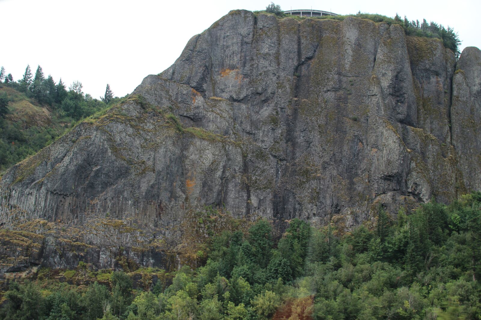 Canon EOS 600D (Rebel EOS T3i / EOS Kiss X5) sample photo. Rock, oregon, tall photography