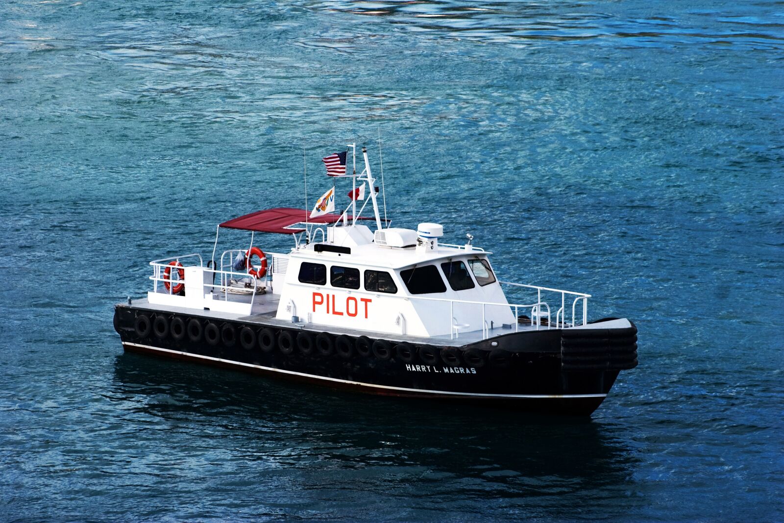 Canon EOS 20D sample photo. Boat, ship, pilot photography
