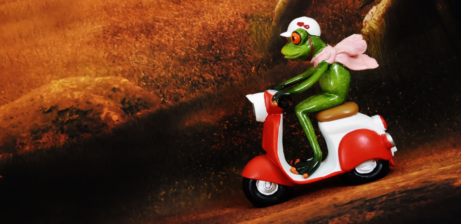 Nikon D7200 sample photo. Frog, vespa, figure photography