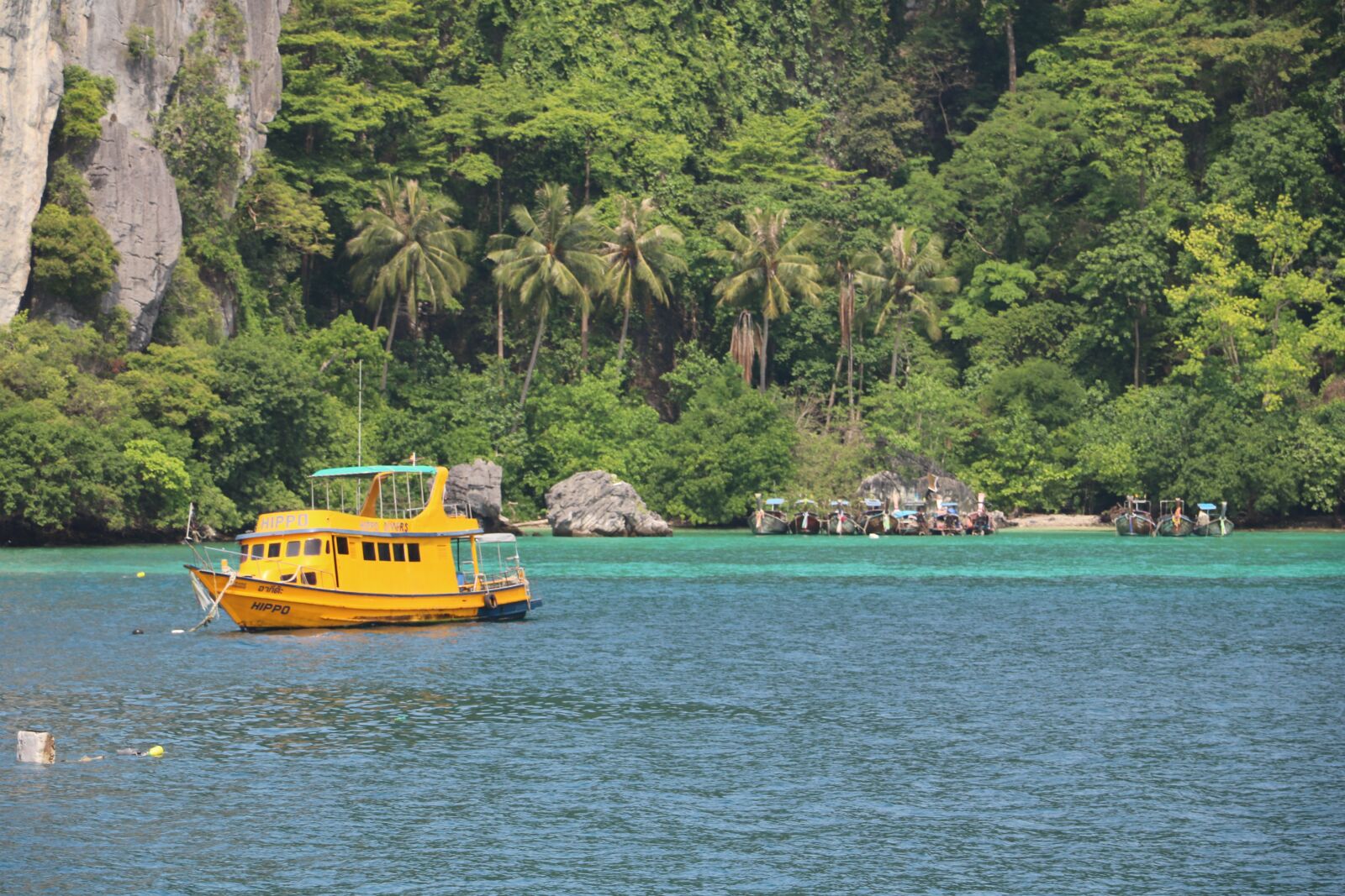Canon EOS 750D (EOS Rebel T6i / EOS Kiss X8i) sample photo. Boat, landscape, mar photography