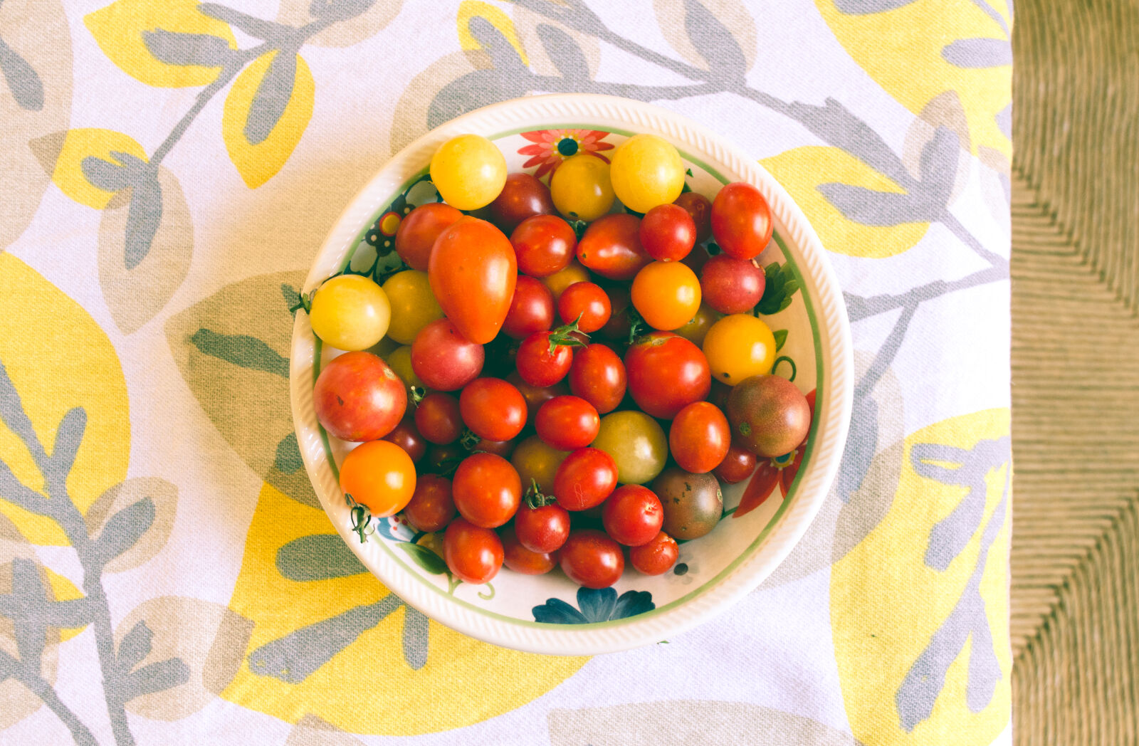 Nikon D7000 sample photo. Bowl, cherry, cherry, tomatoes photography