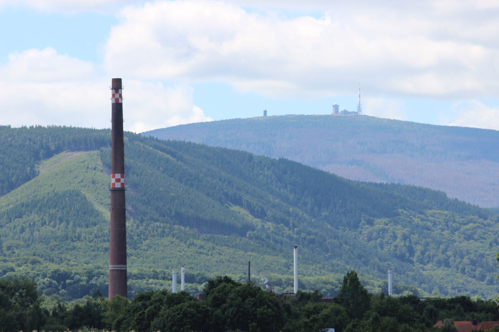 Canon EOS 600D (Rebel EOS T3i / EOS Kiss X5) sample photo. Chimney, high, industry photography