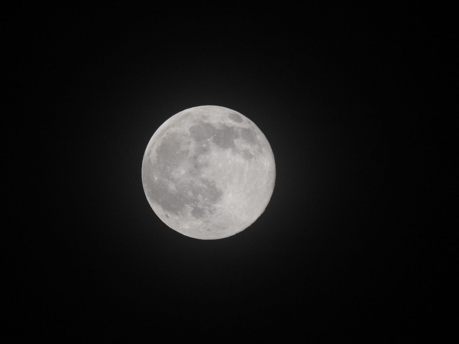 Nikon Coolpix P900 sample photo. Moon, light, night photography