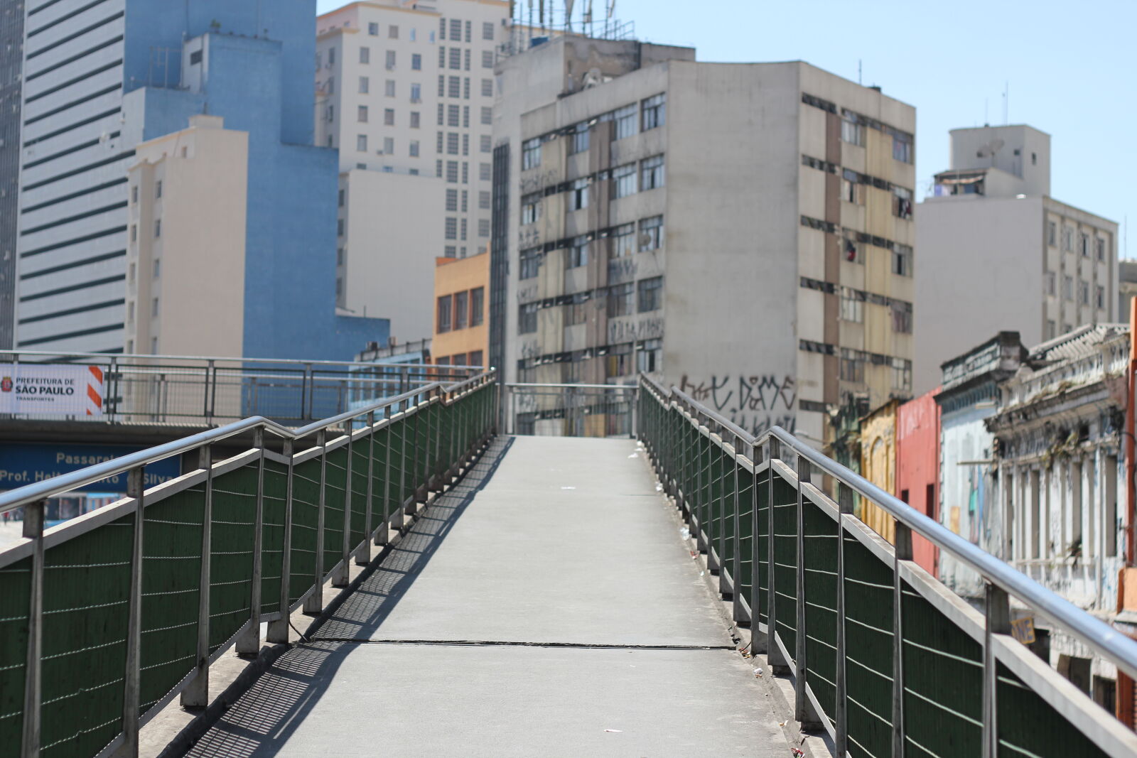 Canon EOS 550D (EOS Rebel T2i / EOS Kiss X4) sample photo. Brazil, caligraphy, day, edifice photography