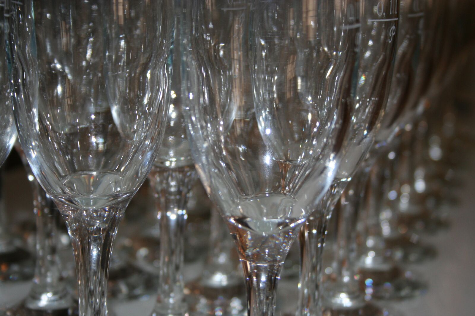 Canon EOS 350D (EOS Digital Rebel XT / EOS Kiss Digital N) sample photo. Glasses, champagne, drink photography