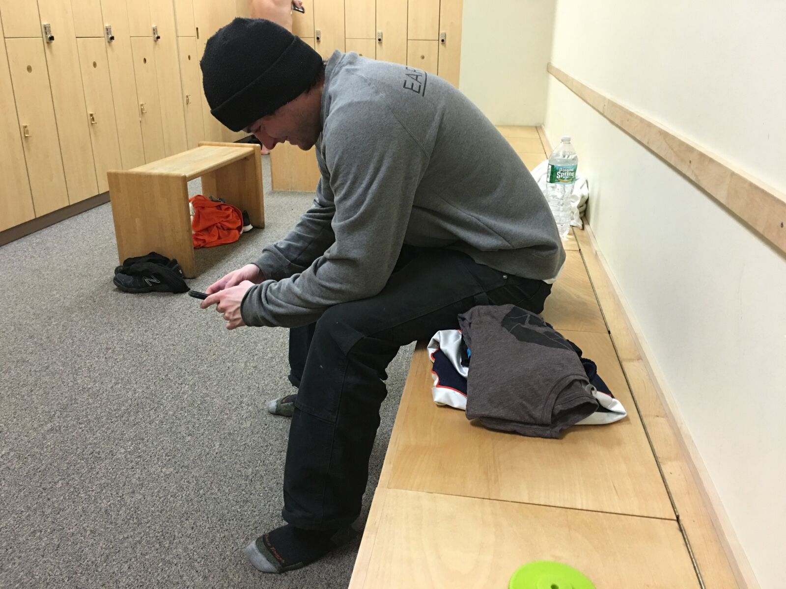 Apple iPhone 6s Plus sample photo. Fishermen, gym, texting, thug photography