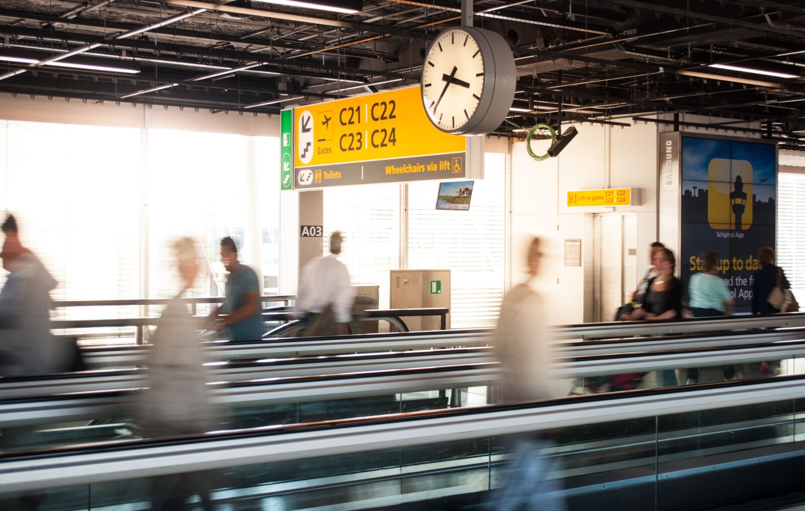 Nikon D5000 sample photo. Airport, business, gate photography