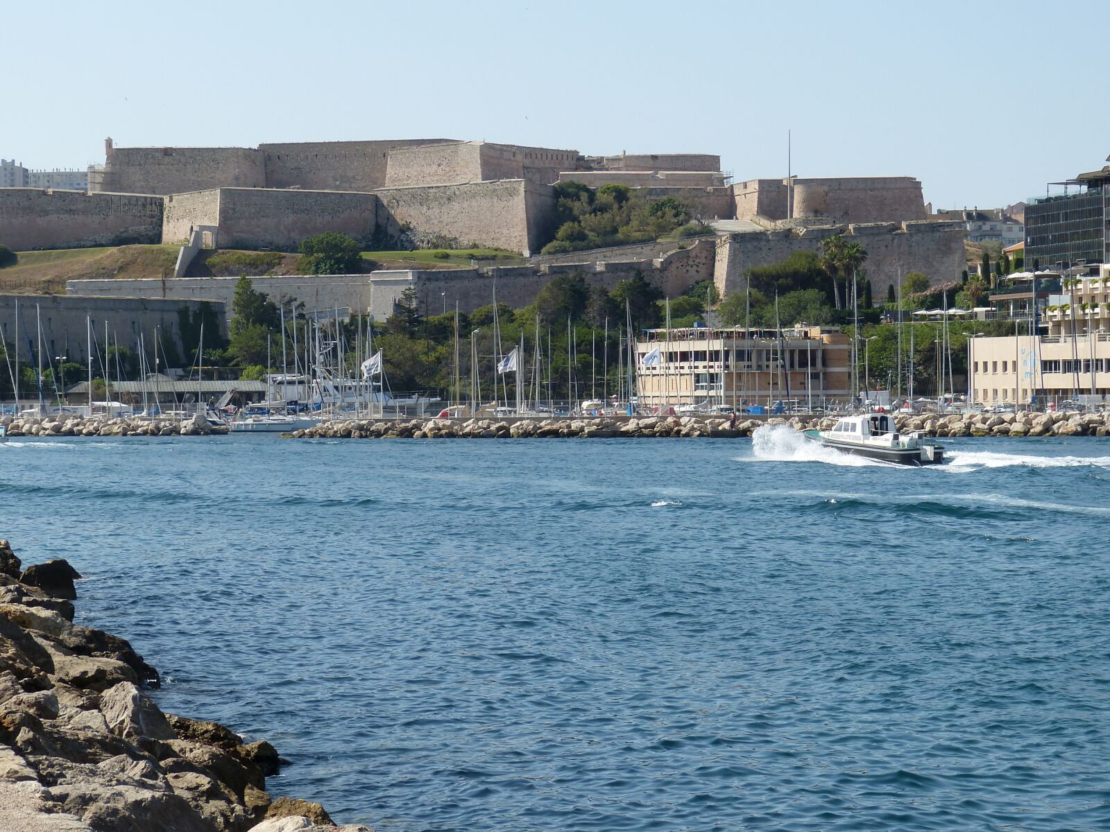 Panasonic Lumix DMC-FZ150 sample photo. Marseille, france, mediterranean photography