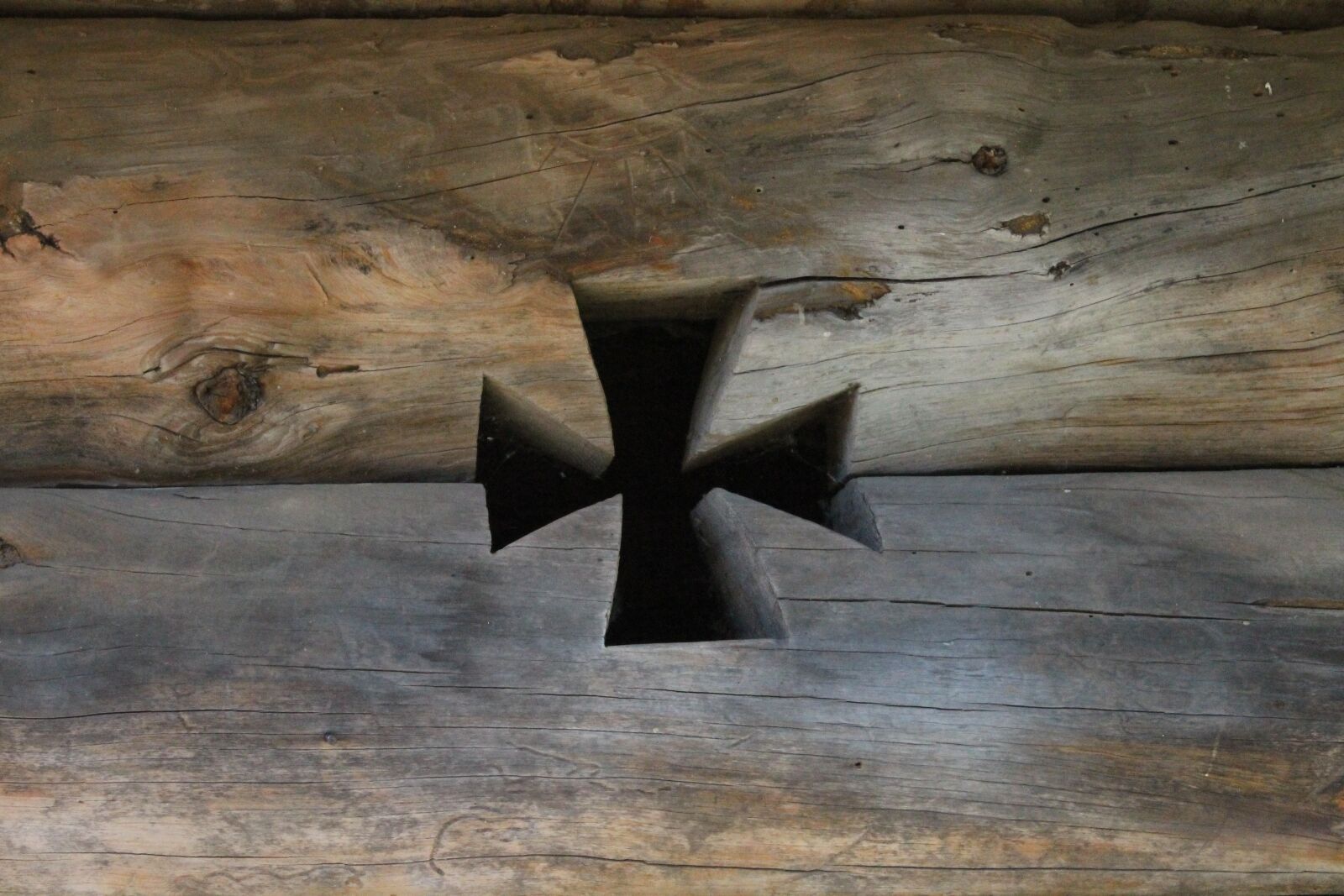 Canon EOS 1100D (EOS Rebel T3 / EOS Kiss X50) sample photo. Cross, house, ukraine photography