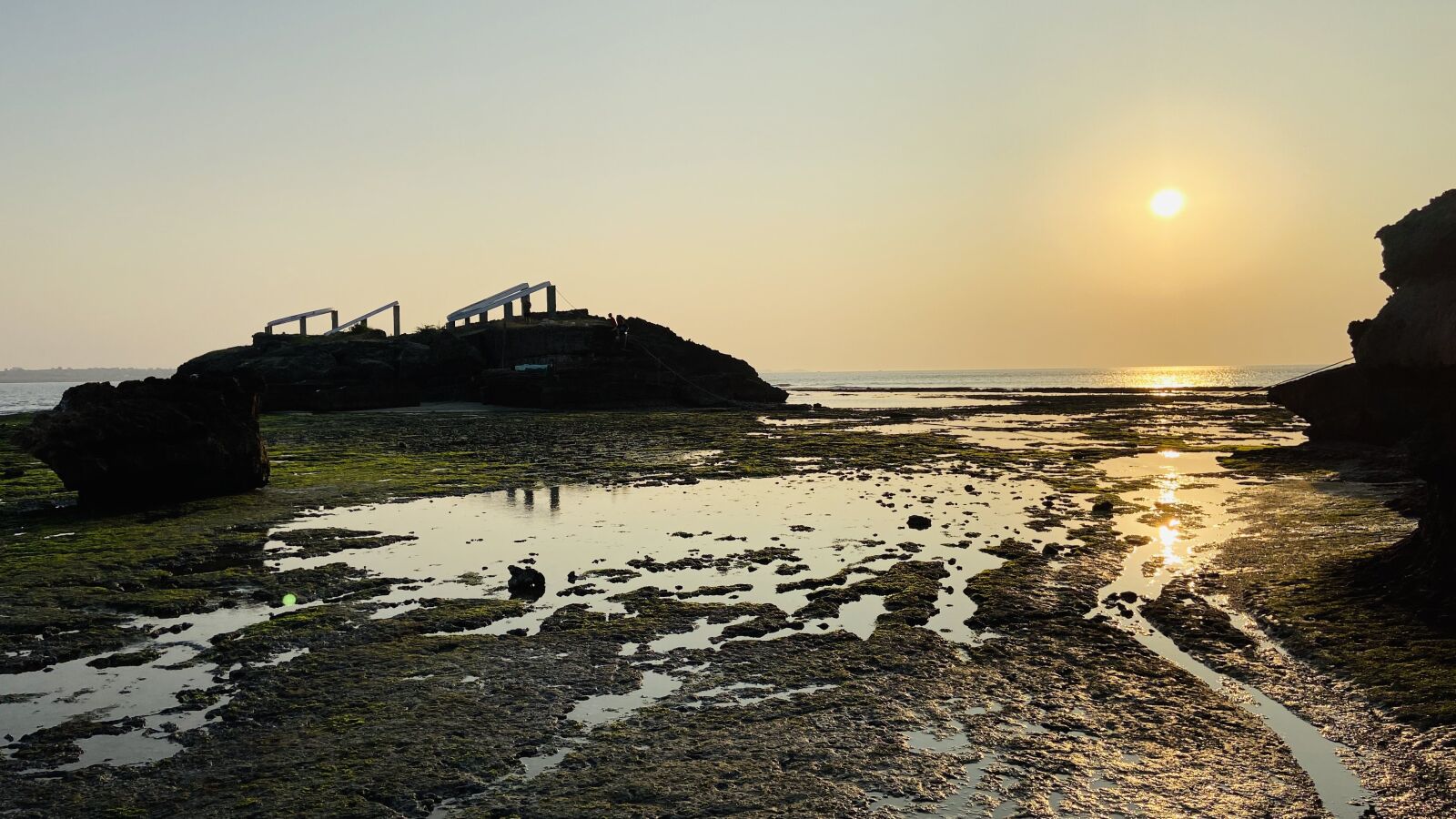 Apple iPhone 11 sample photo. Landscape, beach, vibes photography