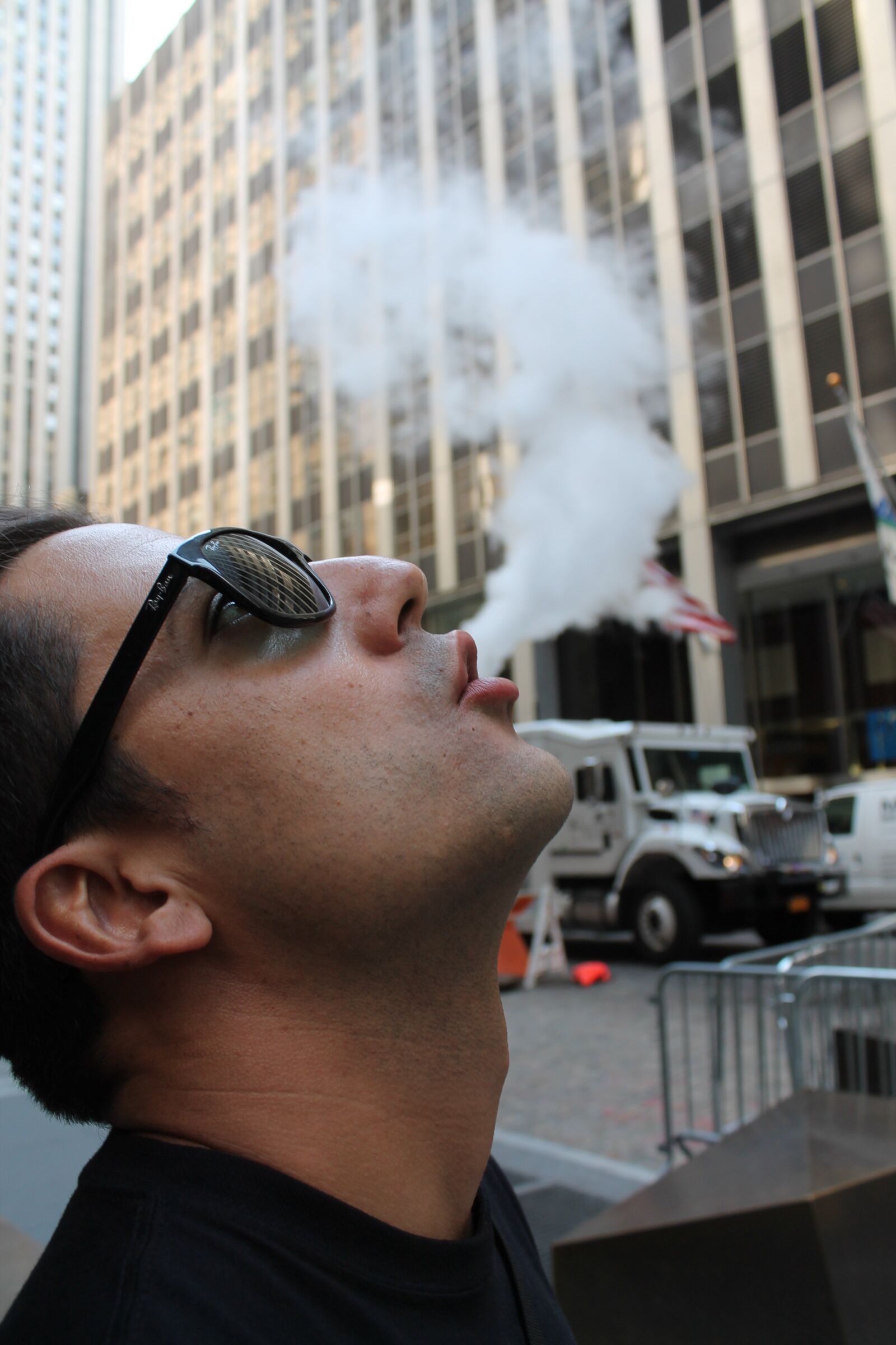 Canon EOS 1100D (EOS Rebel T3 / EOS Kiss X50) sample photo. Smoke, effect, perspective photography