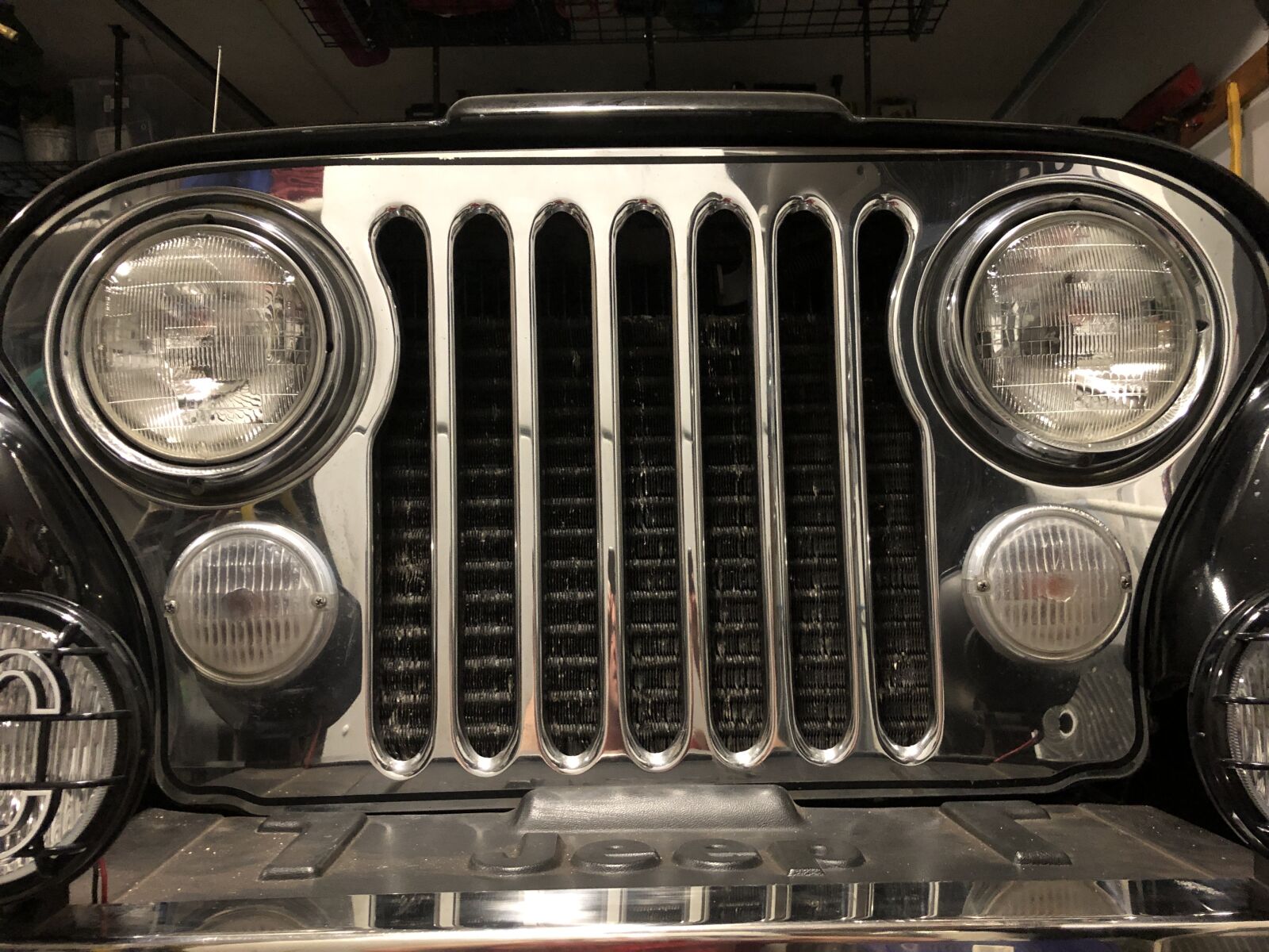 Apple iPhone 8 sample photo. Grill, car, jeep photography