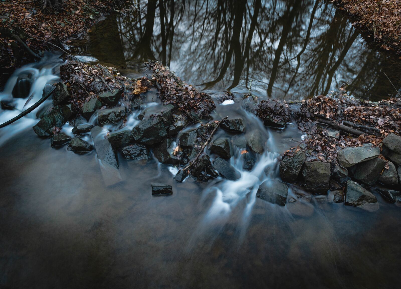 Nikon D5600 sample photo. River, waterfall, autumn photography