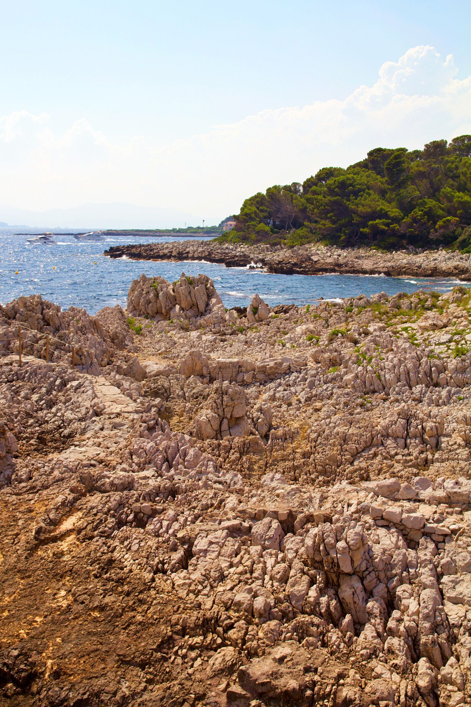 Canon EOS 600D (Rebel EOS T3i / EOS Kiss X5) sample photo. France, antibes, summer photography
