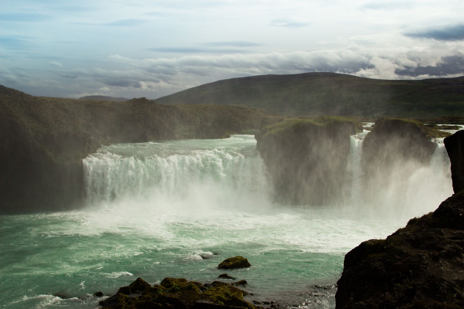 Canon EF-S 18-200mm F3.5-5.6 IS sample photo. Waterfall, iceland, water vapor photography