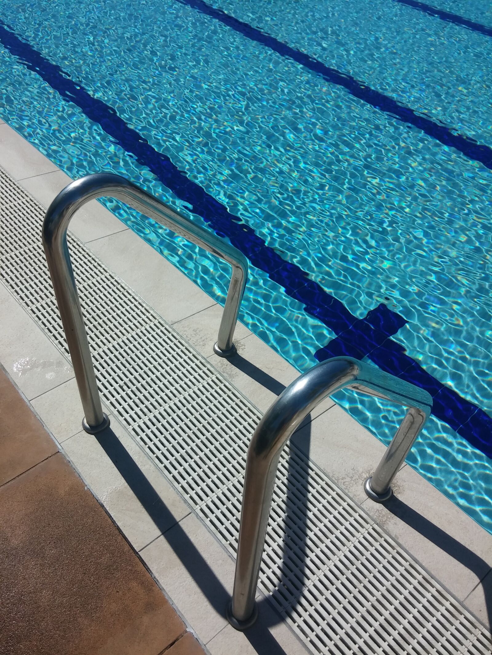 LG G2 sample photo. Pool, water, swimming photography