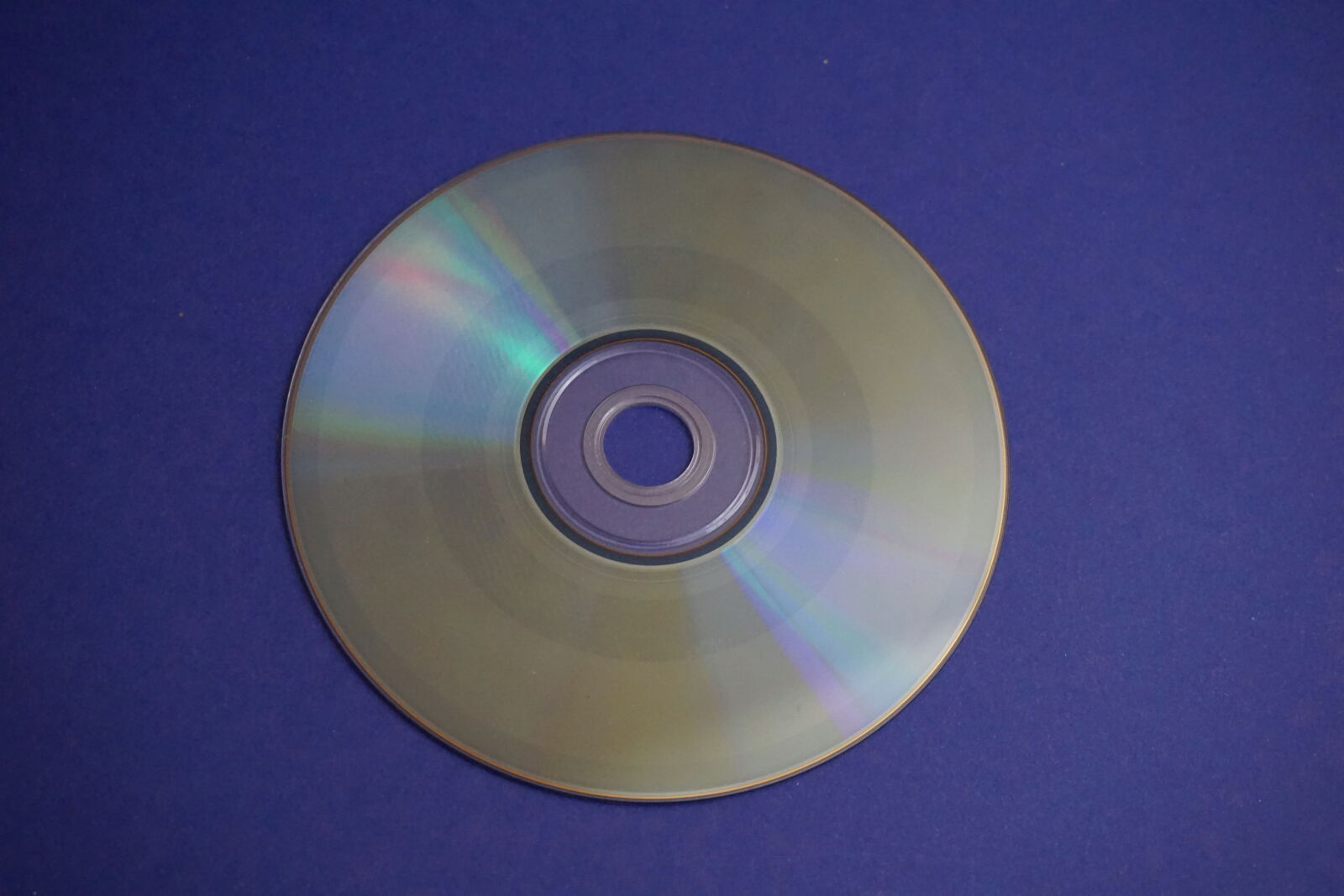 Sony a6000 sample photo. Cd, disque, memoire, musique photography
