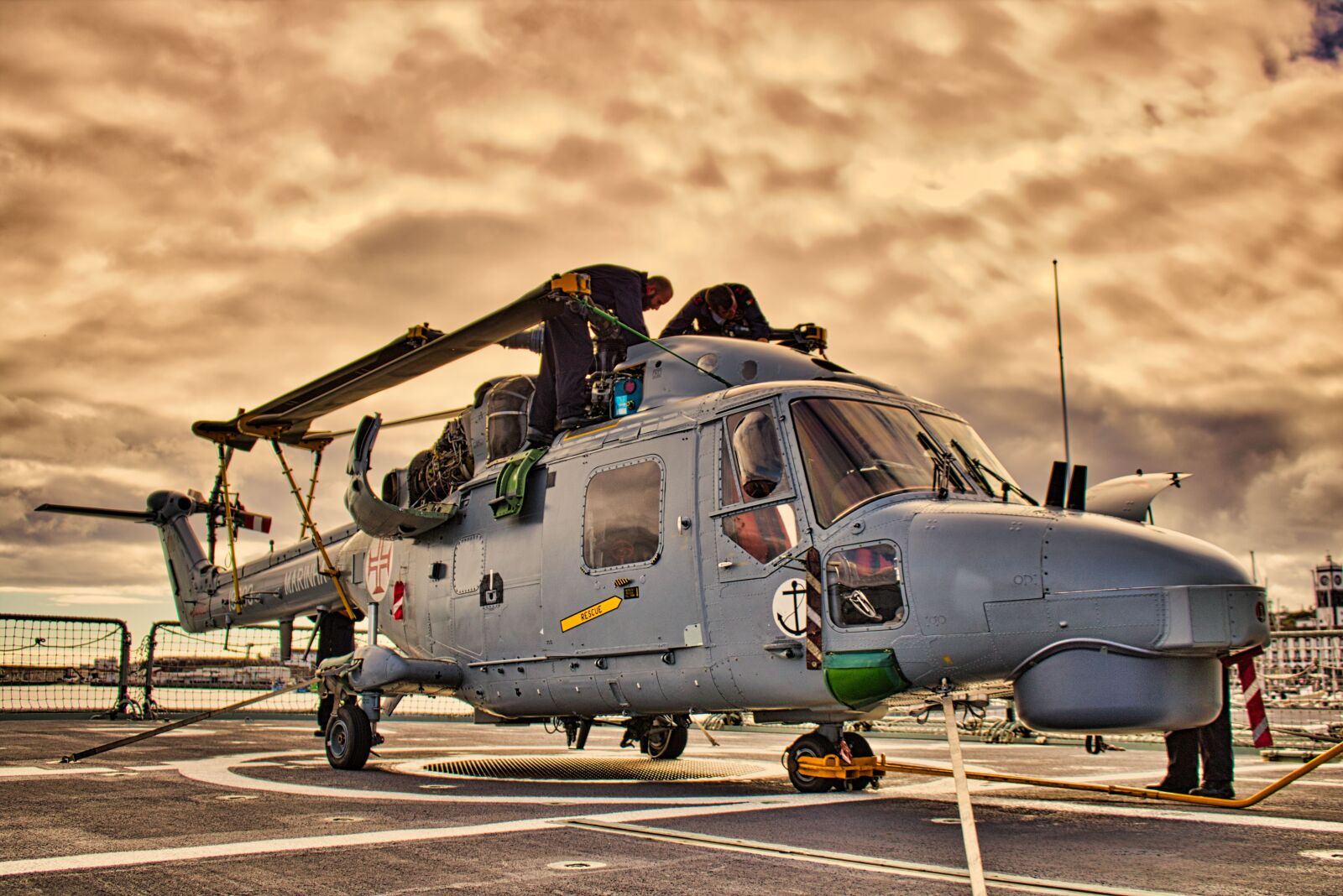 Canon EOS 750D (EOS Rebel T6i / EOS Kiss X8i) sample photo. Transport, helicopter, aviation photography