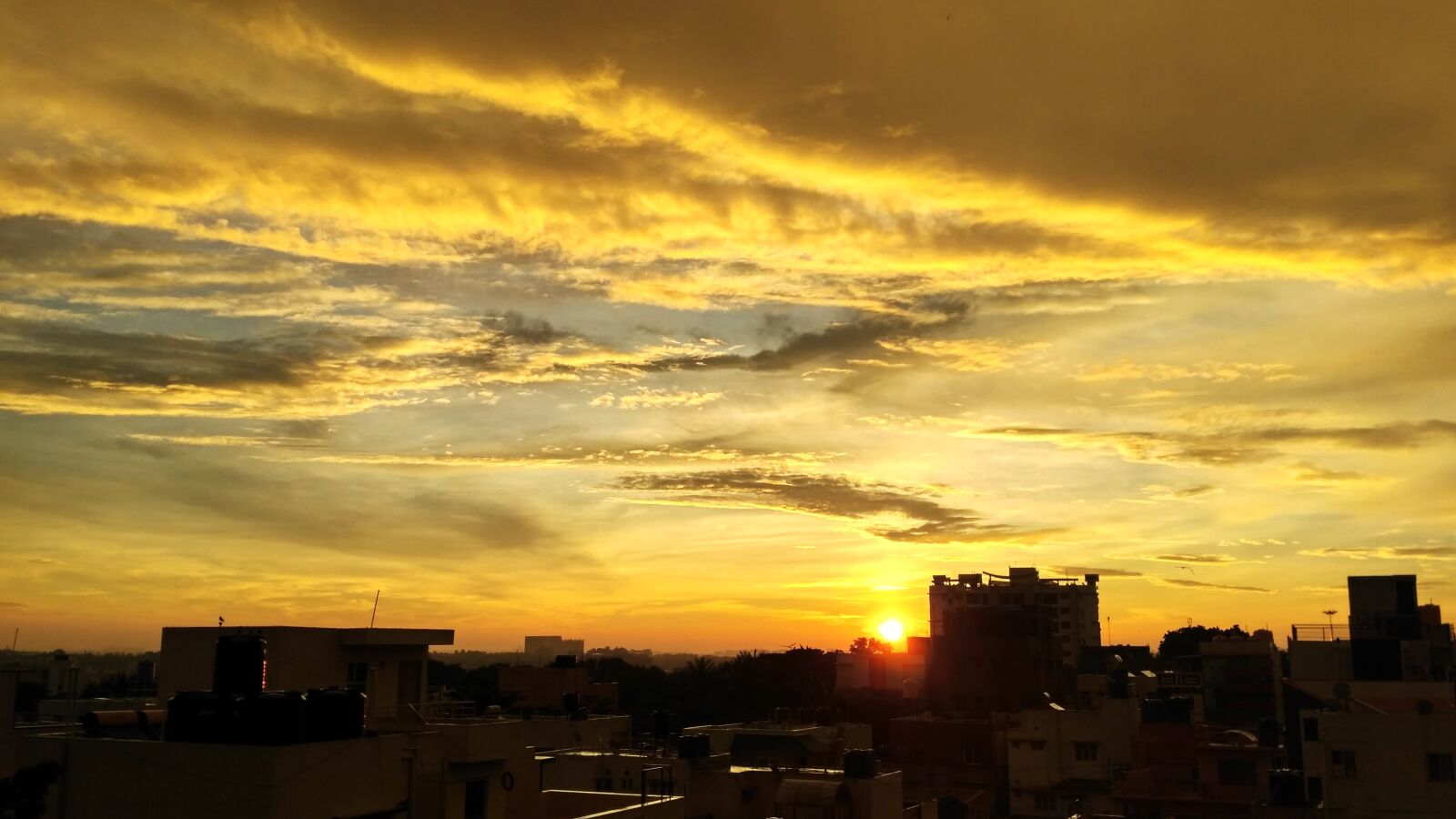 Xiaomi Redmi 3S sample photo. Red sky, sun, city photography