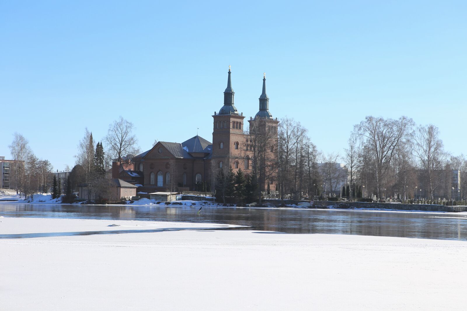 Canon EOS 6D + Canon EF 24-70mm F2.8L USM sample photo. Winter, snow, ice photography