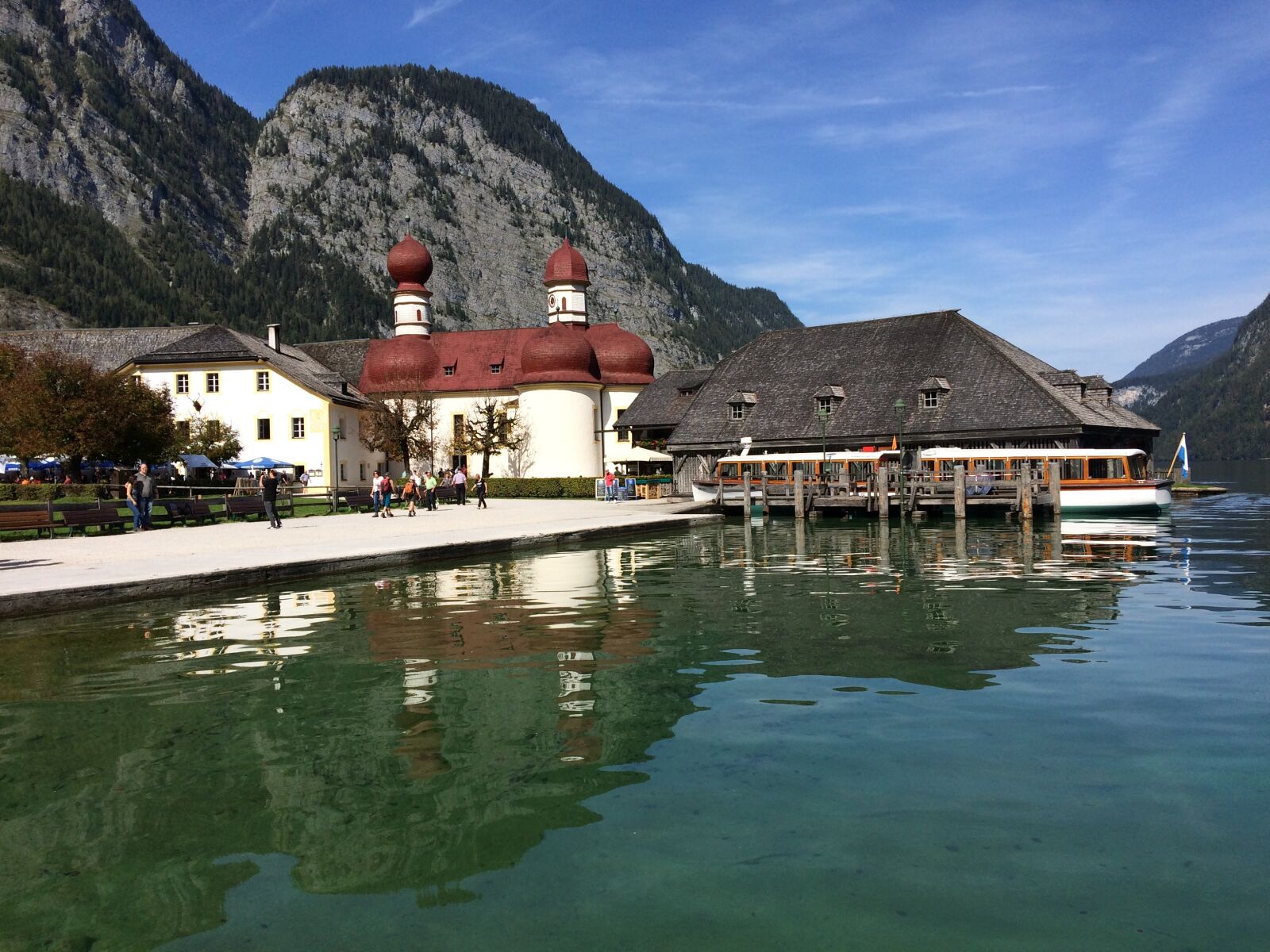 iPhone 5s back camera 4.15mm f/2.2 sample photo. Königssee, water, mountains photography