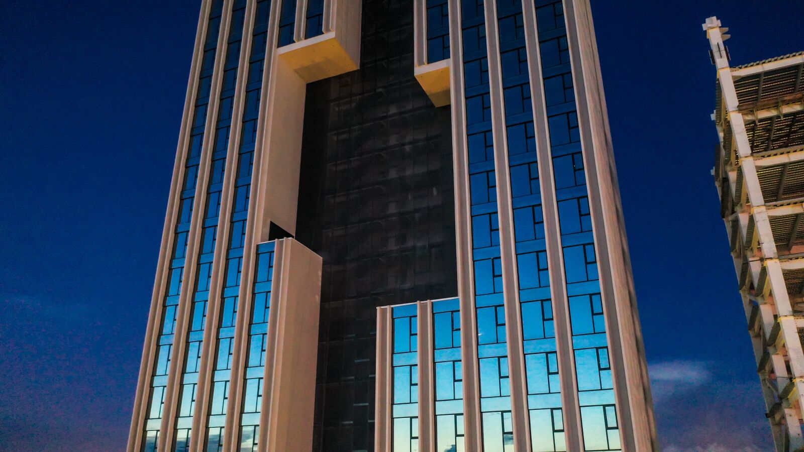 Hasselblad L1D-20c sample photo. Building, puebla, buildings photography